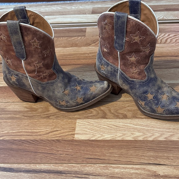 Dingo Distressed Brown and Blue Star Ankle Boots - Picture 3 of 9